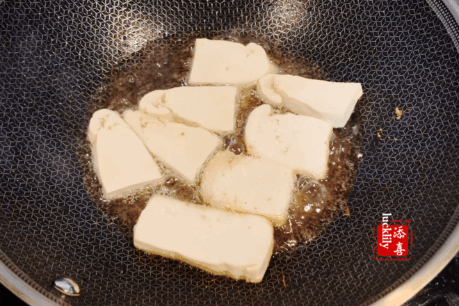 【添喜的廚房】最簡版家常豆腐的做法-家常味煎菜譜