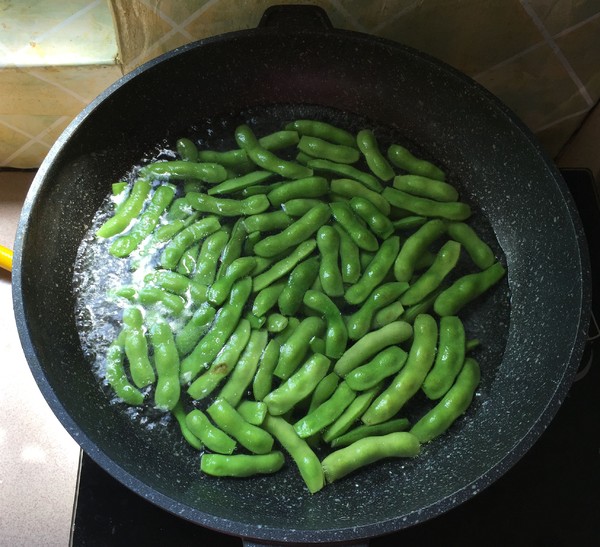 黑木耳拌毛豆的做法-香辣味拌菜譜-易網健康養生網 黑木耳拌毛豆的做法-香辣味拌菜譜