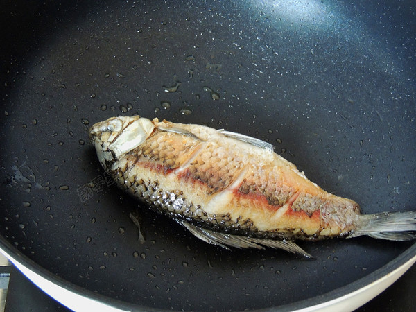 冬瓜鯽魚湯的做法-家常味煮菜譜-易網(wǎng)健康養(yǎng)生網(wǎng) 冬瓜鯽魚湯的做法-家常味煮菜譜