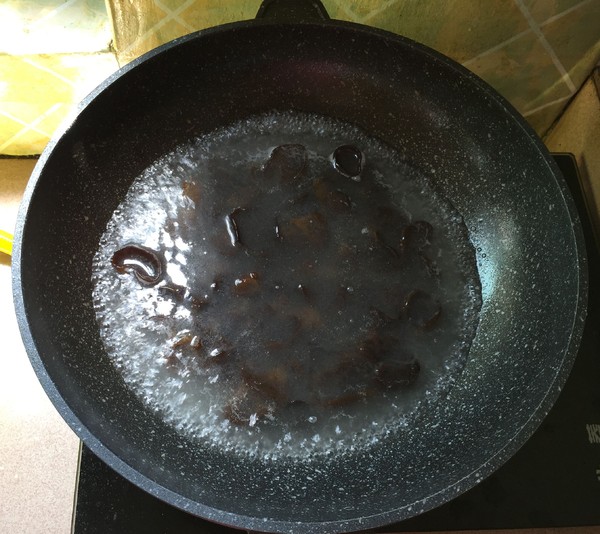 黑木耳拌毛豆的做法-香辣味拌菜譜-易網健康養生網 黑木耳拌毛豆的做法-香辣味拌菜譜