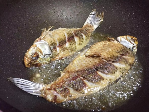 酥魚的做法-咸鮮味煮菜譜-易網健康養生網 酥魚的做法-咸鮮味煮菜譜