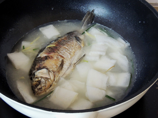 冬瓜鯽魚湯的做法-家常味煮菜譜-易網(wǎng)健康養(yǎng)生網(wǎng) 冬瓜鯽魚湯的做法-家常味煮菜譜