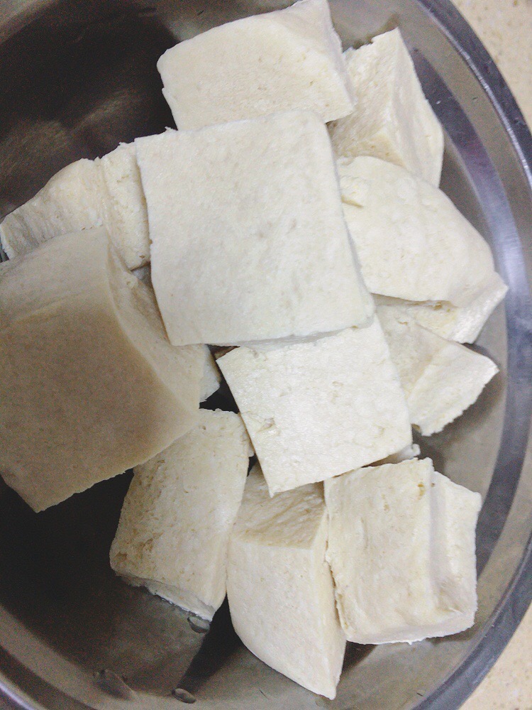 黃骨魚燉豆腐的做法-香辣味燉菜譜