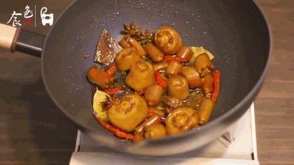 黃豆燒豬尾！超級好吃的家常菜，學會了這道菜，誰還去吃紅燒肉和大豬蹄子啊？的做法-咸鮮味燒菜譜