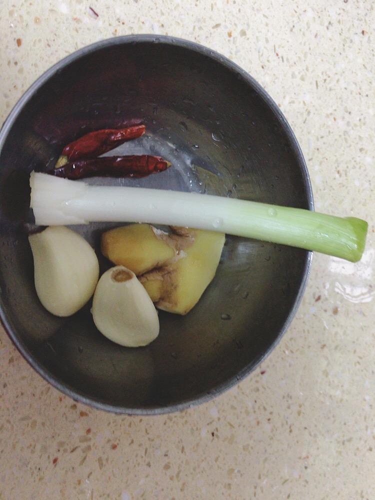 黃骨魚燉豆腐的做法-香辣味燉菜譜