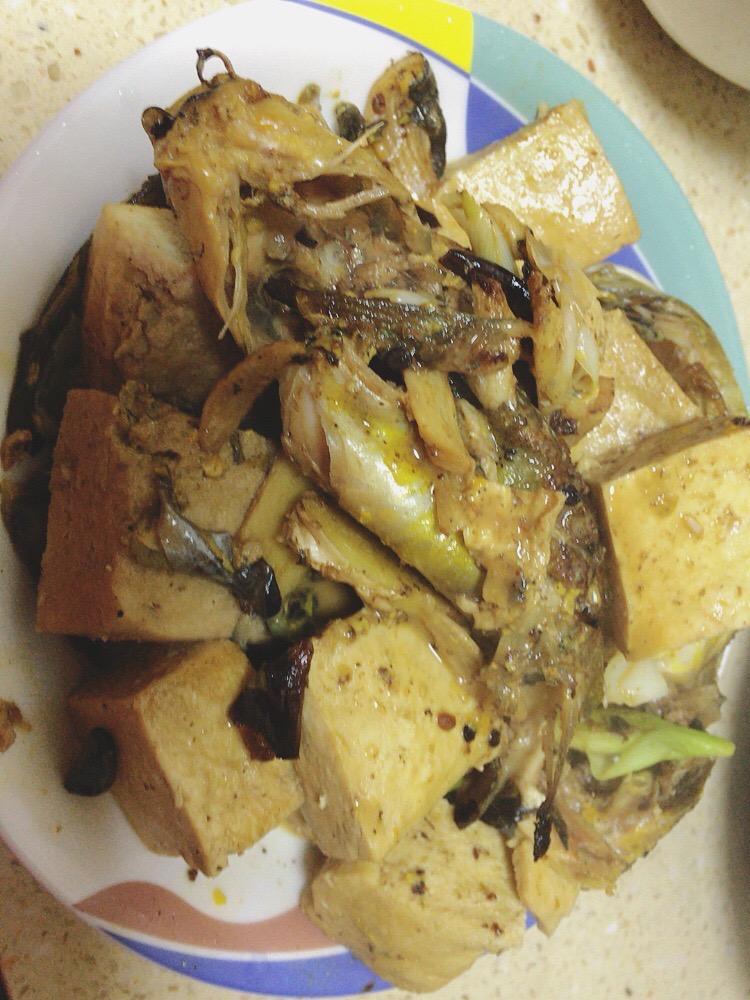 黃骨魚燉豆腐的做法-香辣味燉菜譜