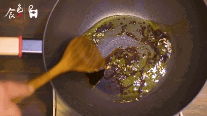 黃豆燒豬尾！超級好吃的家常菜，學會了這道菜，誰還去吃紅燒肉和大豬蹄子啊？的做法-咸鮮味燒菜譜