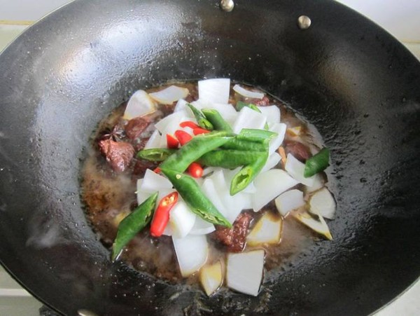 紅燜牛肉的做法-家常味燜菜譜-易網健康養生網 紅燜牛肉的做法-家常味燜菜譜