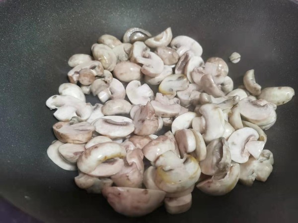 素燒口蘑的做法-家常味燒菜譜-易網健康養生網 素燒口蘑的做法-家常味燒菜譜