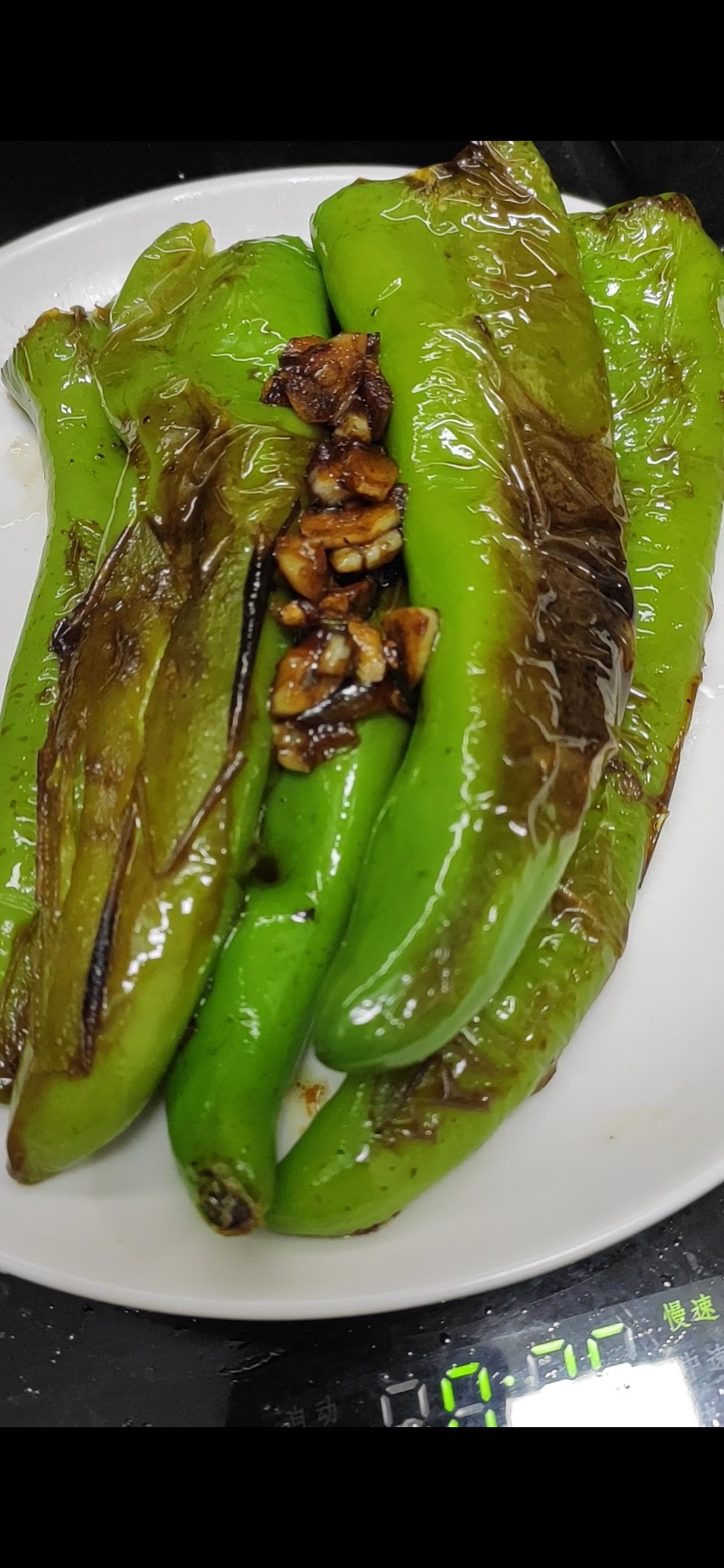 下飯菜虎皮青椒的做法-家常味炒菜譜-易網(wǎng)健康養(yǎng)生網(wǎng) 下飯菜虎皮青椒的做法-家常味炒菜譜