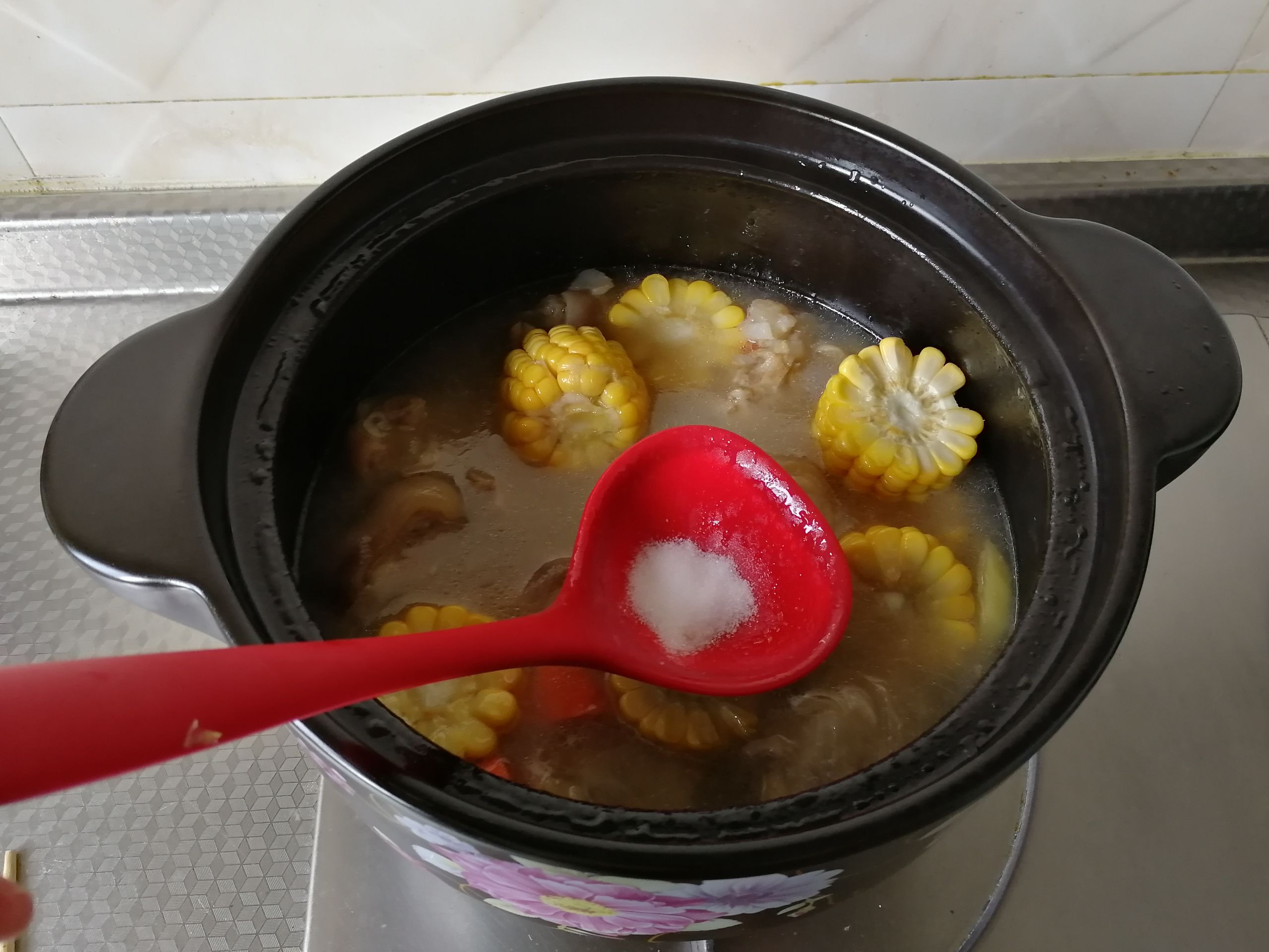豬腳玉米湯的做法-咸鮮味燉菜譜-易網(wǎng)健康養(yǎng)生網(wǎng) 豬腳玉米湯的做法-咸鮮味燉菜譜