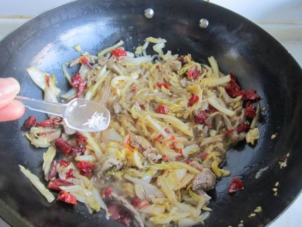 酸菜粉條羊肉的做法-家常味炒菜譜-易網健康養生網 酸菜粉條羊肉的做法-家常味炒菜譜