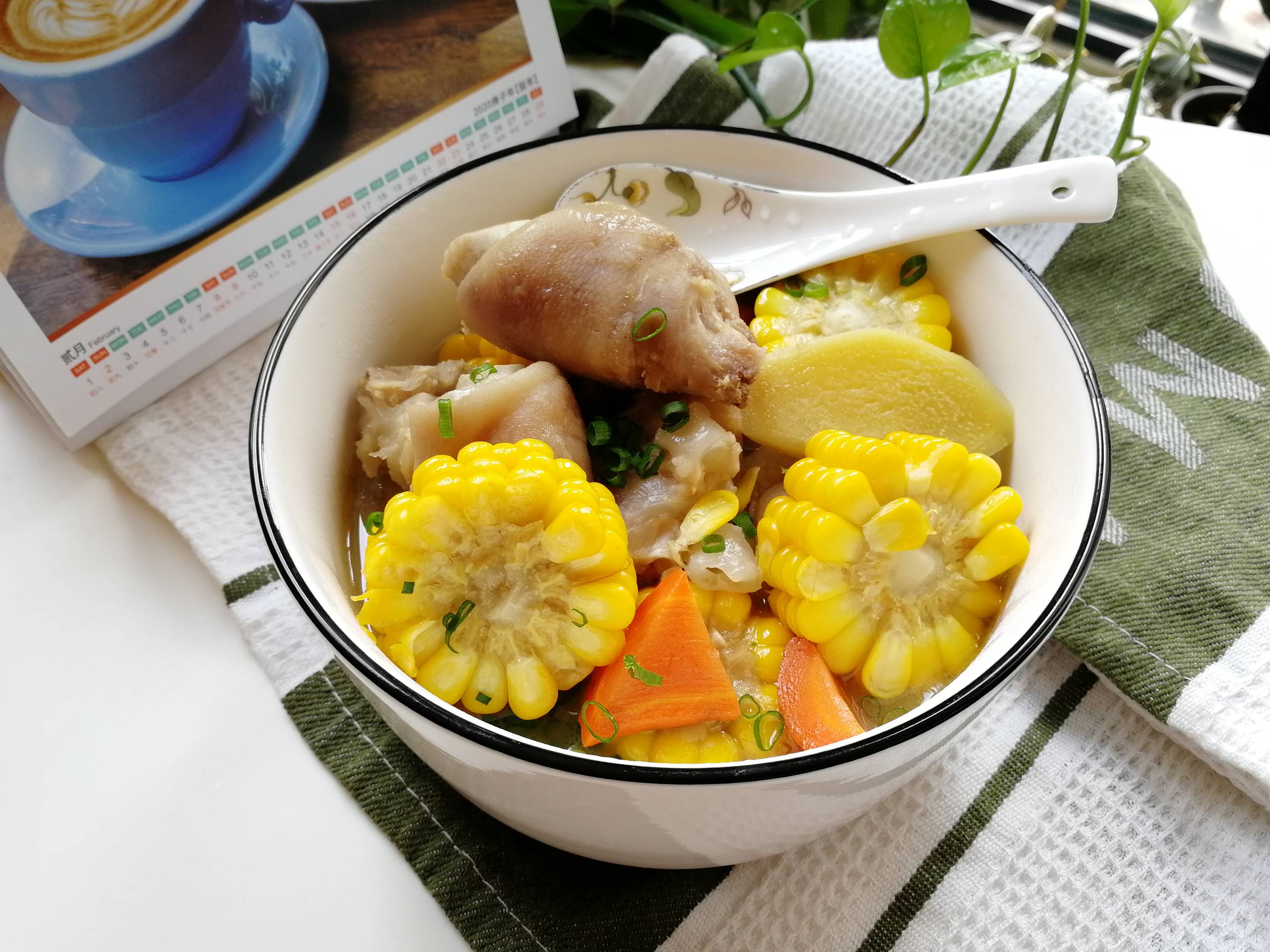 豬腳玉米湯的做法-咸鮮味燉菜譜-易網(wǎng)健康養(yǎng)生網(wǎng) 豬腳玉米湯的做法-咸鮮味燉菜譜