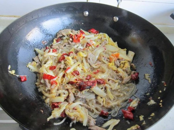 酸菜粉條羊肉的做法-家常味炒菜譜-易網健康養生網 酸菜粉條羊肉的做法-家常味炒菜譜