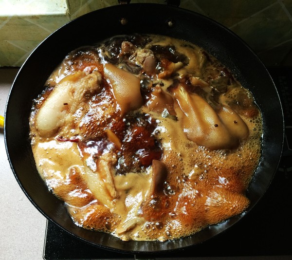 香鹵豬耳的做法-醬香味鹵菜譜