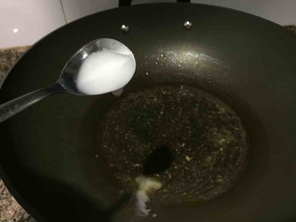 青椒釀肉的做法-咸鮮味煎菜譜-易網健康養生網 青椒釀肉的做法-咸鮮味煎菜譜