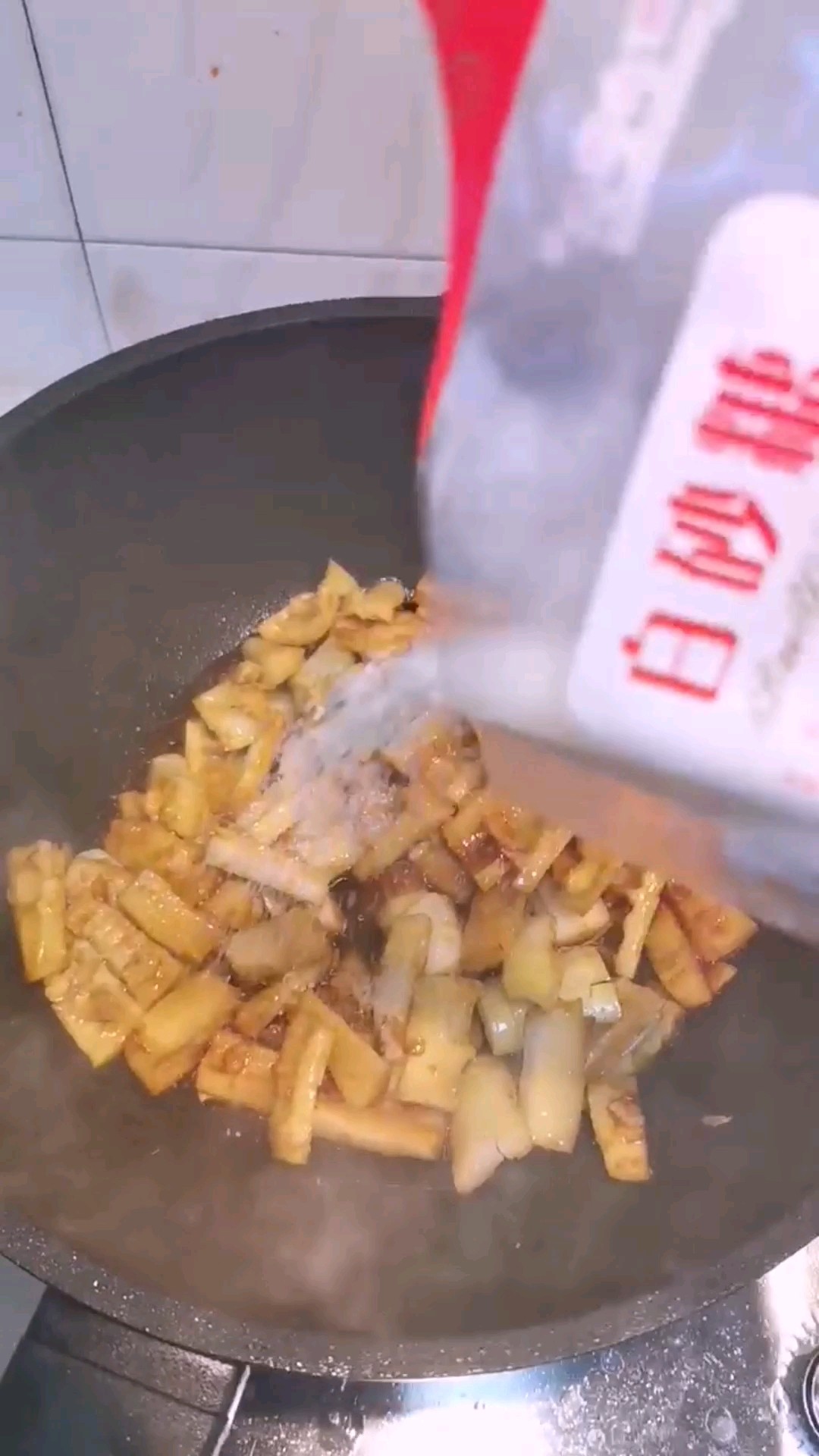 油燜春筍的做法-家常味炒菜譜