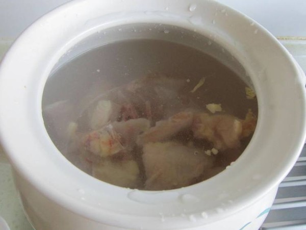 石筍干燉雞的做法-家常味燉菜譜