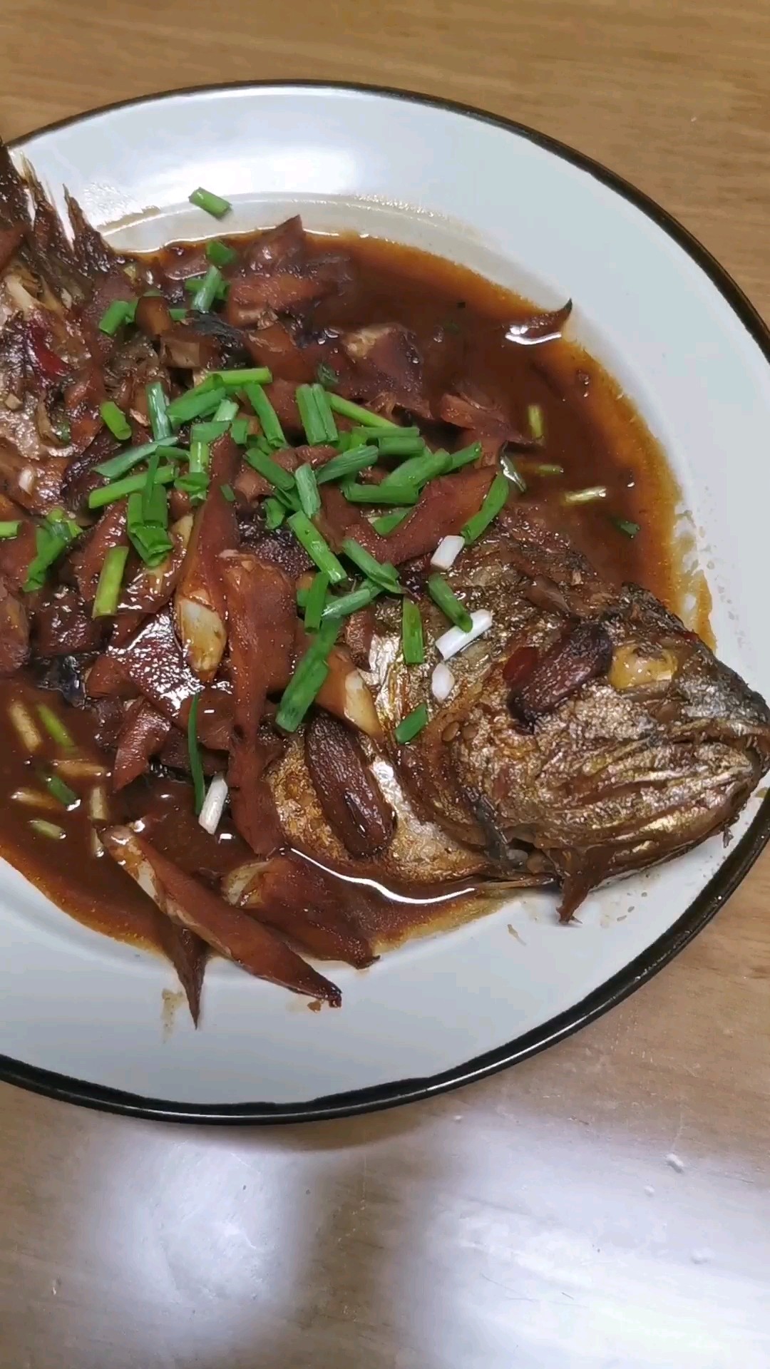 春筍燉黃魚的做法-家常味煮菜譜