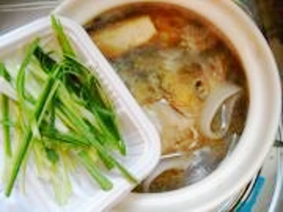 砂鍋魚頭煲的做法-咸鮮味煮菜譜