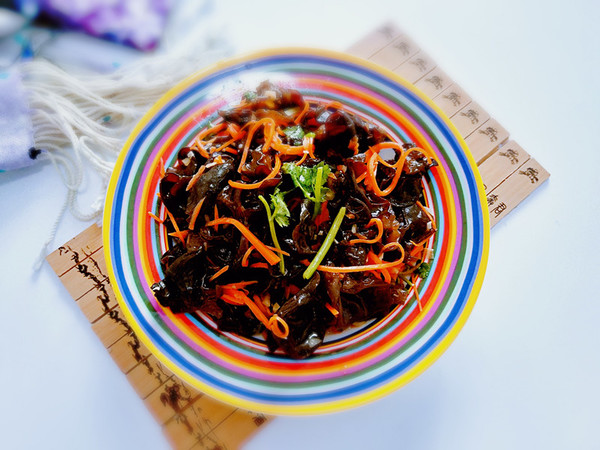 涼拌黑木耳的做法-其它口味拌菜譜-易網健康養生網 涼拌黑木耳的做法-其它口味拌菜譜