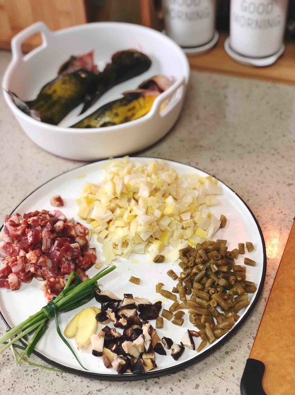 酸豆角筍丁臘肉燒昂刺魚的做法-咸鮮味燒菜譜-易網<a href=http://www.aoa7937.com/ target=_blank class=infotextkey>健康養生</a>網 酸豆角筍丁臘肉燒昂刺魚的做法-咸鮮味燒菜譜