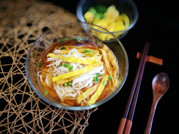 陽(yáng)春面的做法-咸鮮味煮菜譜-易網(wǎng)健康養(yǎng)生網(wǎng) 陽(yáng)春面的做法-咸鮮味煮菜譜