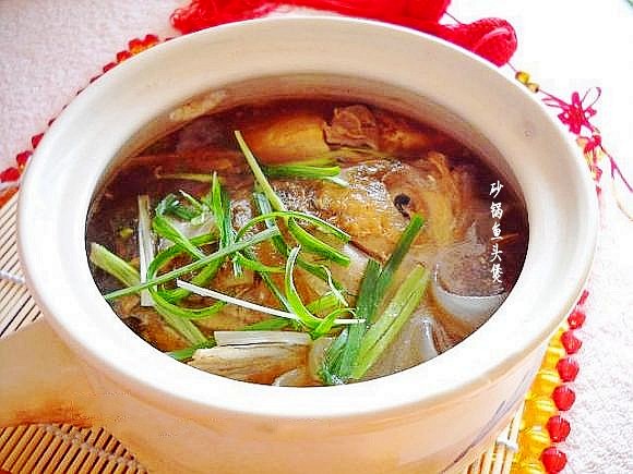 砂鍋魚頭煲的做法-咸鮮味煮菜譜