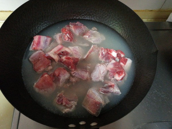 糖醋排骨的做法-酸甜味熘菜譜-易網(wǎng)<a href=http://www.aoa7937.com/ target=_blank class=infotextkey>健康養(yǎng)生</a>網(wǎng) 糖醋排骨的做法-酸甜味熘菜譜