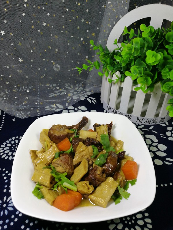 醬鴨燉筍干的做法-家常味燉菜譜-易網健康養生網 醬鴨燉筍干的做法-家常味燉菜譜