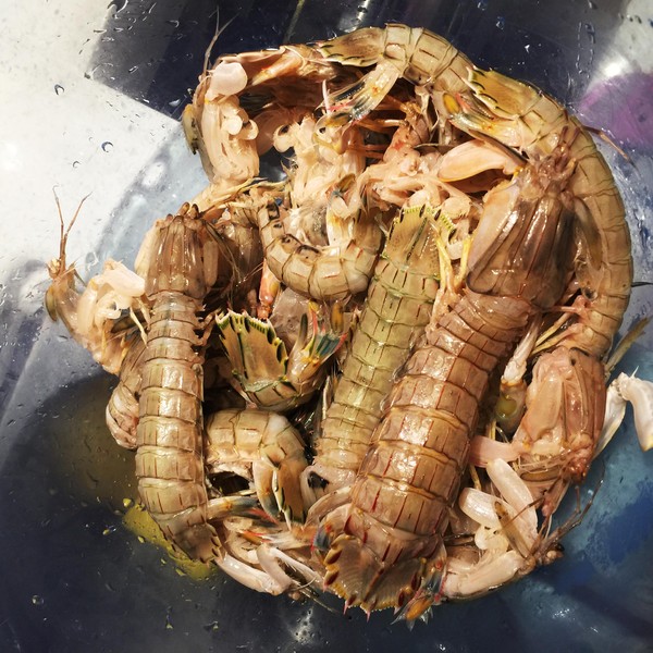 香辣豉香皮皮蝦的做法-香辣味炒菜譜-易網<a href=http://www.aoa7937.com/ target=_blank class=infotextkey>健康養生</a>網 香辣豉香皮皮蝦的做法-香辣味炒菜譜