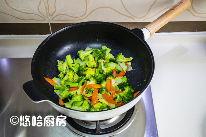 干貝炒西藍花的做法-家常味炒菜譜
