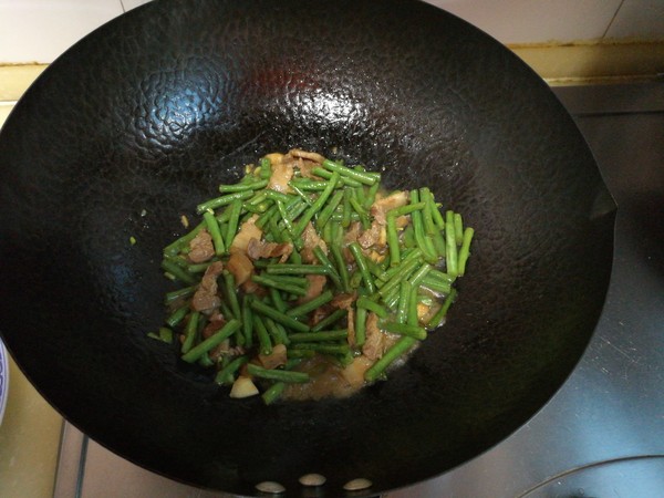 回鍋肉炒長豆角的做法-家常味炒菜譜-易網健康養生網 回鍋肉炒長豆角的做法-家常味炒菜譜