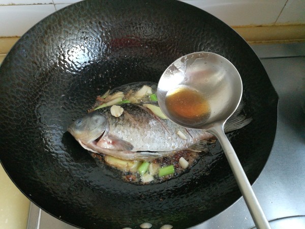 寬粉針菇燉鯽魚的做法-家常味燉菜譜-易網健康養生網 寬粉針菇燉鯽魚的做法-家常味燉菜譜