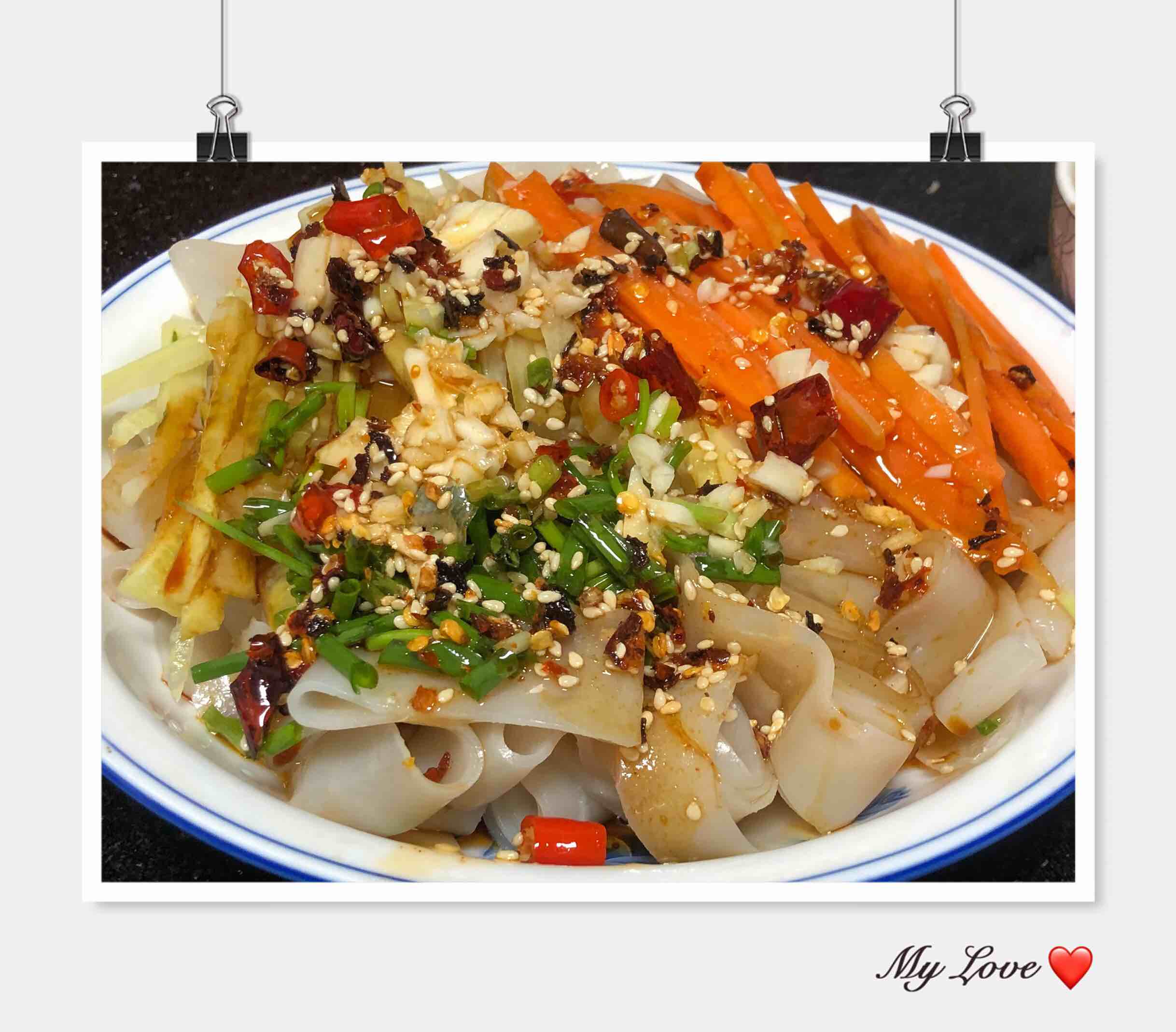 簡單易做滴涼皮的做法-酸辣味蒸菜譜-易網(wǎng)健康養(yǎng)生網(wǎng) 簡單易做滴涼皮的做法-酸辣味蒸菜譜