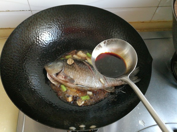 寬粉針菇燉鯽魚的做法-家常味燉菜譜-易網健康養生網 寬粉針菇燉鯽魚的做法-家常味燉菜譜