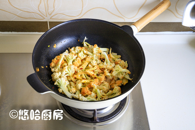 干鍋菜花的做法-香辣味炒菜譜-易網(wǎng)健康養(yǎng)生網(wǎng) 干鍋菜花的做法-香辣味炒菜譜
