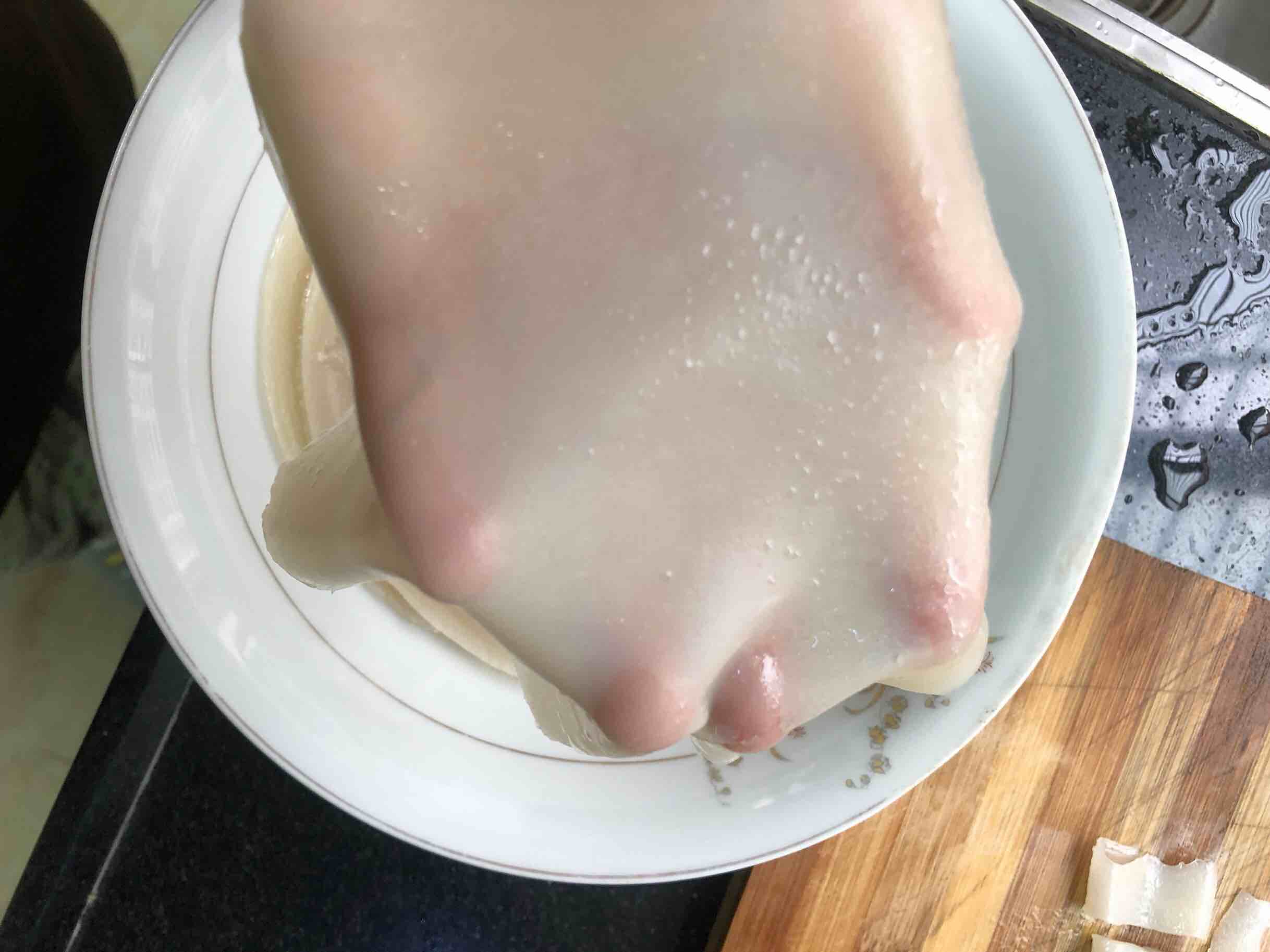 簡單易做滴涼皮的做法-酸辣味蒸菜譜-易網(wǎng)健康養(yǎng)生網(wǎng) 簡單易做滴涼皮的做法-酸辣味蒸菜譜