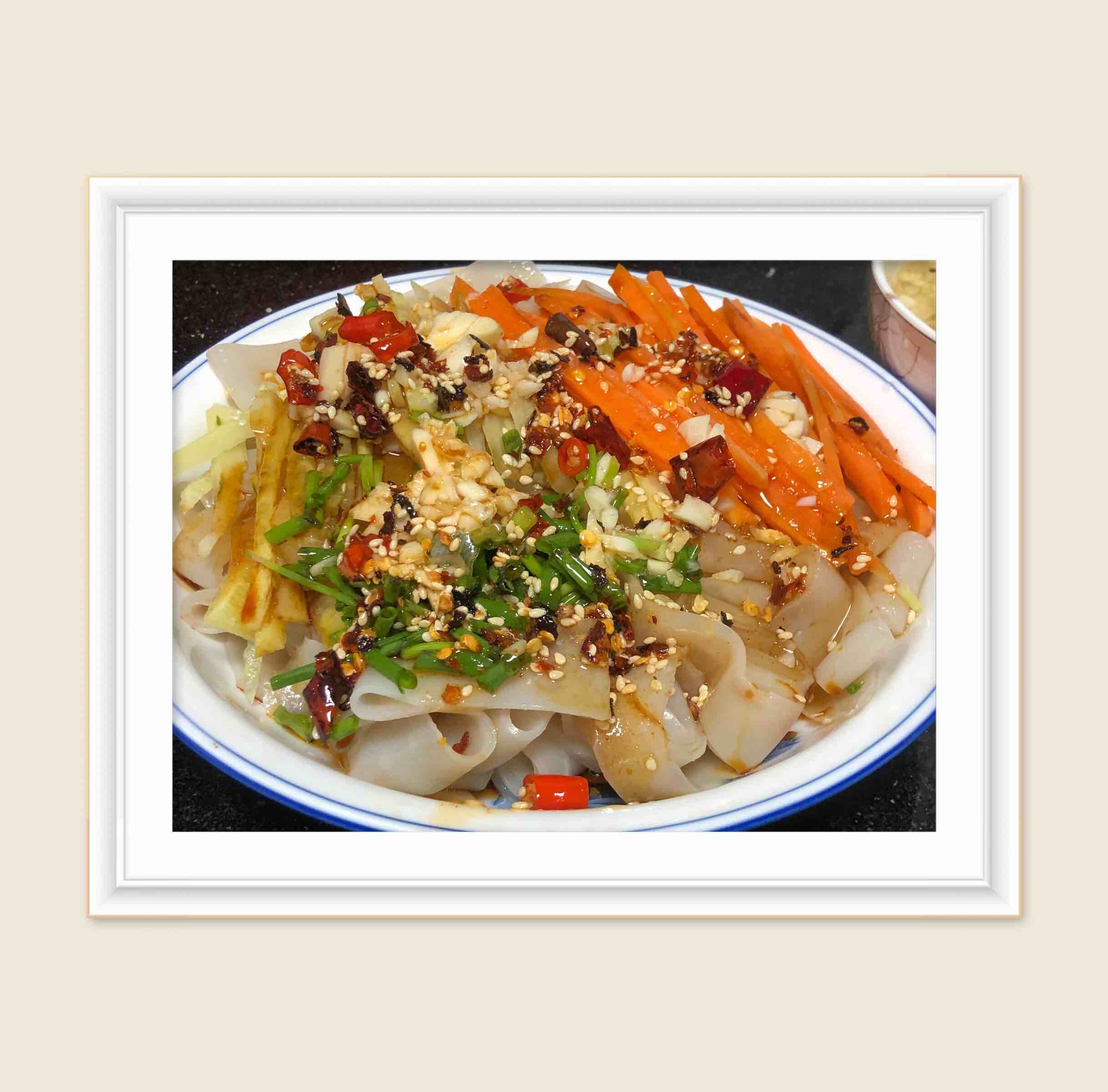 簡單易做滴涼皮的做法-酸辣味蒸菜譜-易網(wǎng)健康養(yǎng)生網(wǎng) 簡單易做滴涼皮的做法-酸辣味蒸菜譜