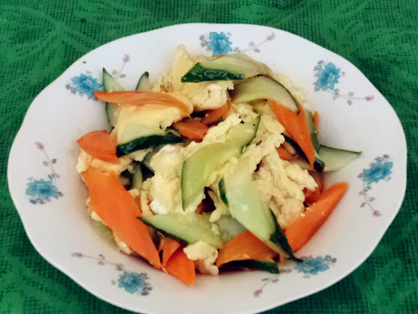 胡蘿卜黃瓜炒雞蛋的做法-咸鮮味炒菜譜-易網(wǎng)健康養(yǎng)生網(wǎng) 胡蘿卜黃瓜炒雞蛋的做法-咸鮮味炒菜譜
