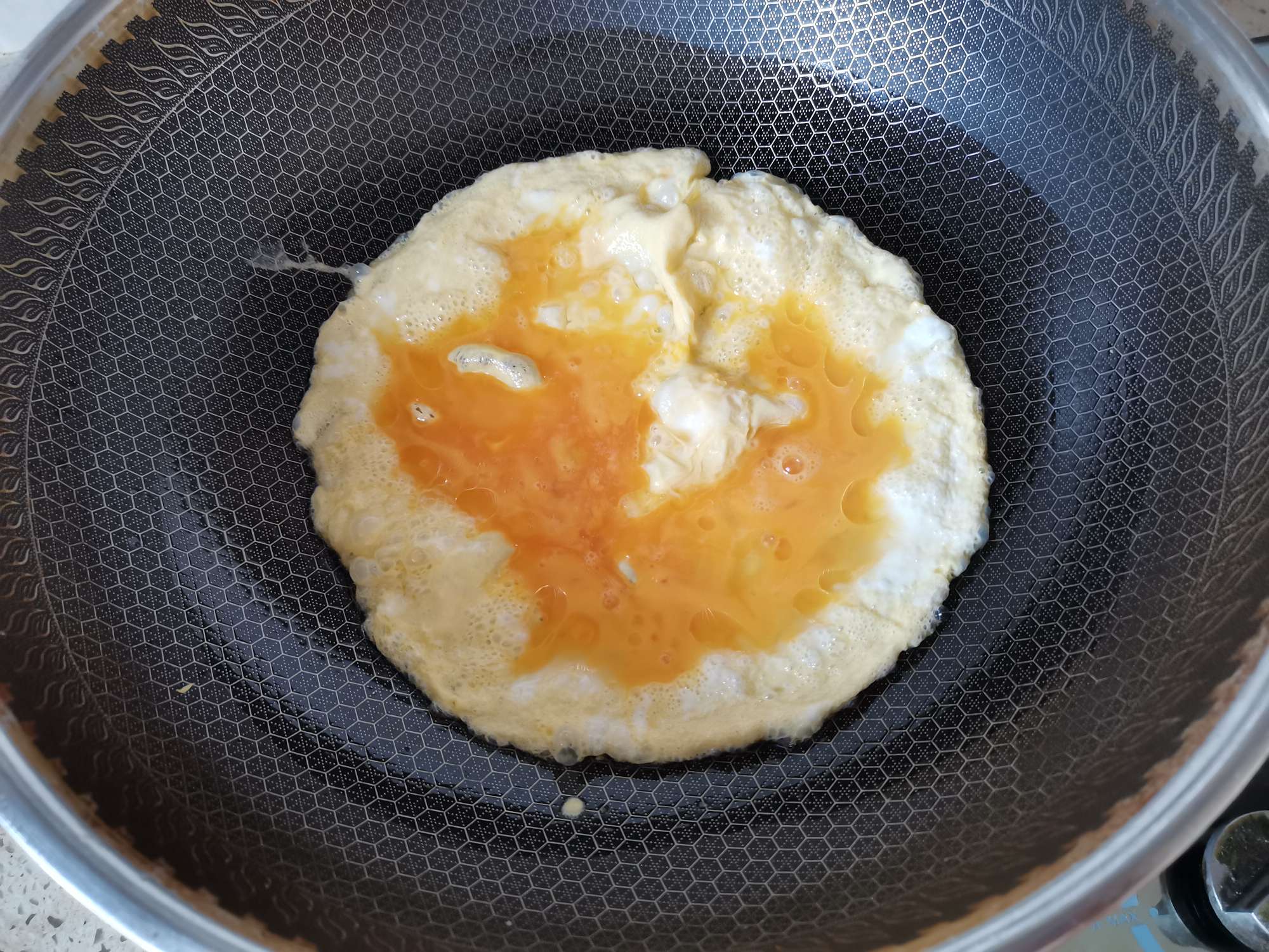 蒜苗紅腸炒雞蛋的做法-咸鮮味炒菜譜