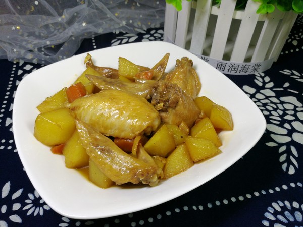 雞翅燉土豆的做法-家常味燉菜譜-易網(wǎng)健康養(yǎng)生網(wǎng) 雞翅燉土豆的做法-家常味燉菜譜