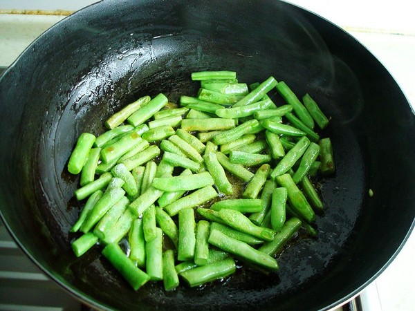 豆角炒牛肚的做法-家常味炒菜譜-易網健康養生網 豆角炒牛肚的做法-家常味炒菜譜