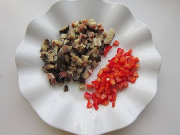 泡菜臘肉蛋炒飯的做法-咸鮮味炒菜譜-易網健康養生網 泡菜臘肉蛋炒飯的做法-咸鮮味炒菜譜