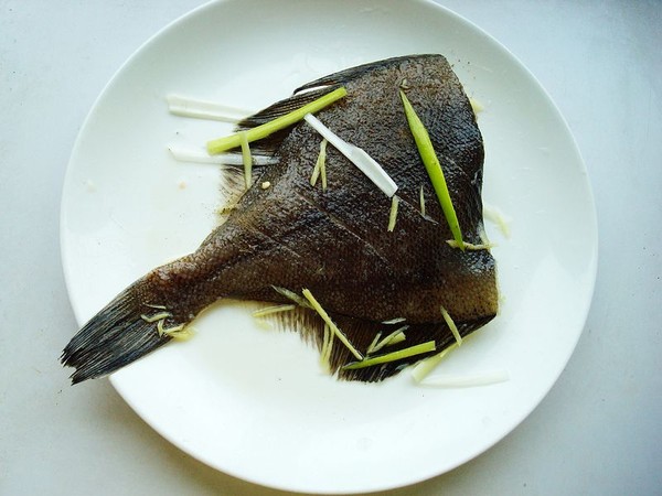 清蒸黃金鰈魚的做法-家常味蒸菜譜-易網(wǎng)健康養(yǎng)生網(wǎng) 清蒸黃金鰈魚的做法-家常味蒸菜譜