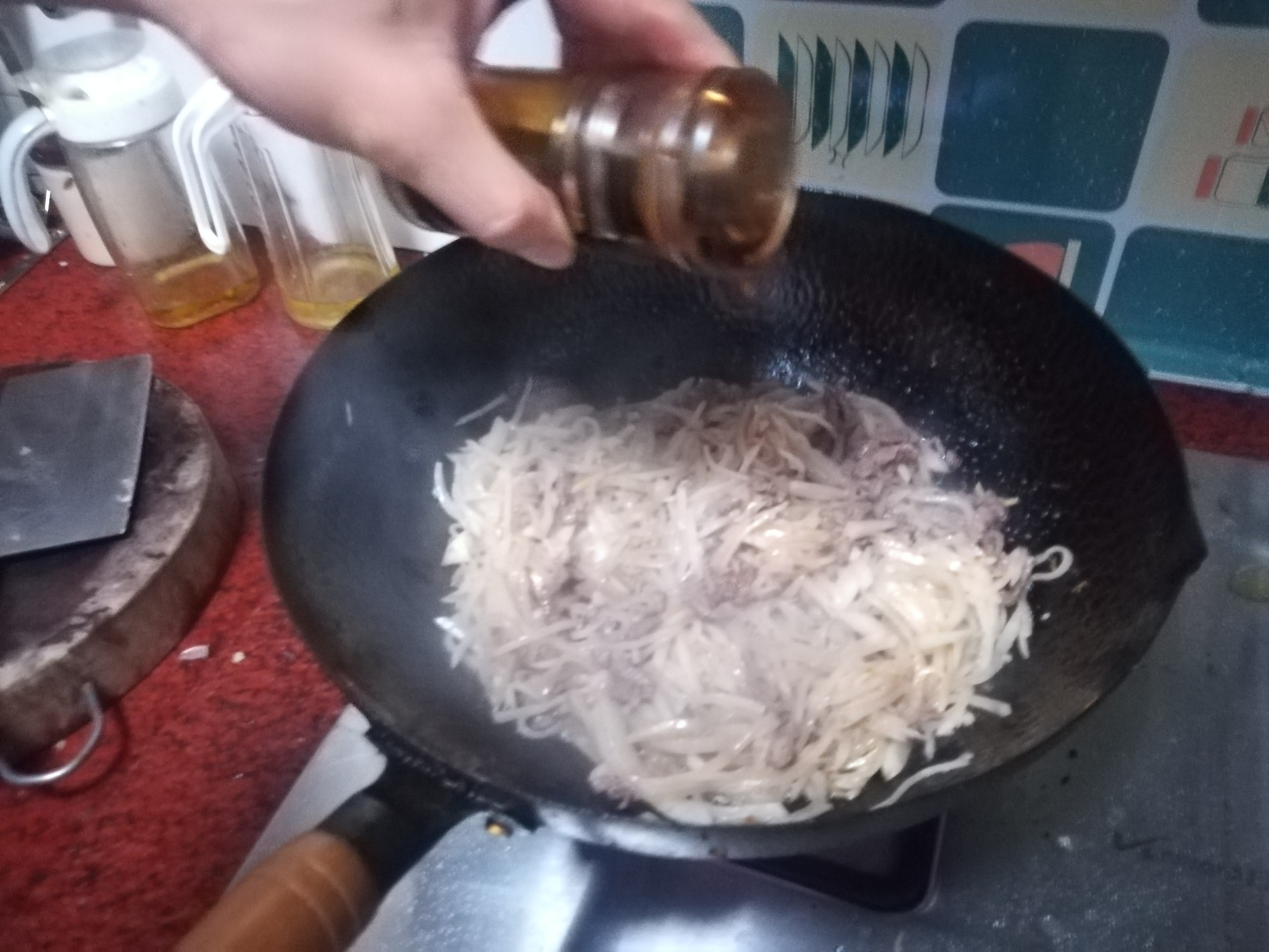 白蘿卜小炒牛肉的做法-家常味炒菜譜