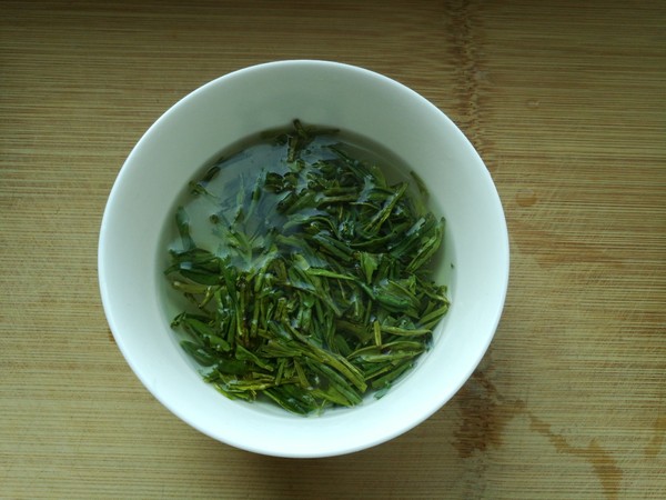 龍井蝦仁的做法-家常味炒菜譜-易網健康養生網 龍井蝦仁的做法-家常味炒菜譜