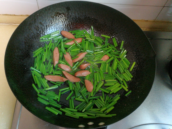 韭苔雞蛋炒蝦仁的做法-家常味炒菜譜-易網健康養生網 韭苔雞蛋炒蝦仁的做法-家常味炒菜譜