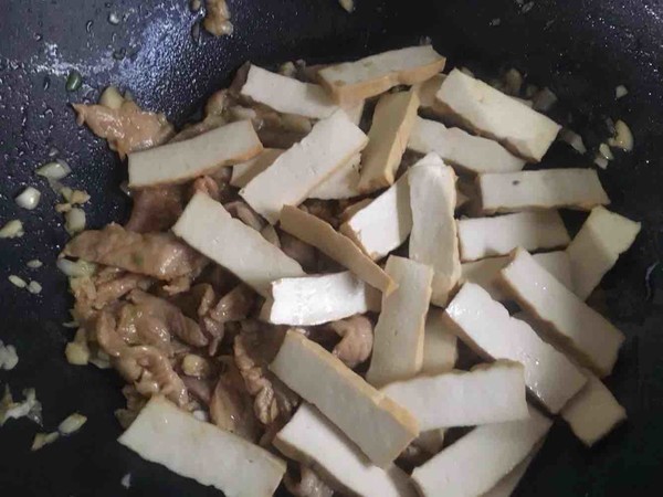 香干炒肉的做法-香辣味炒菜譜