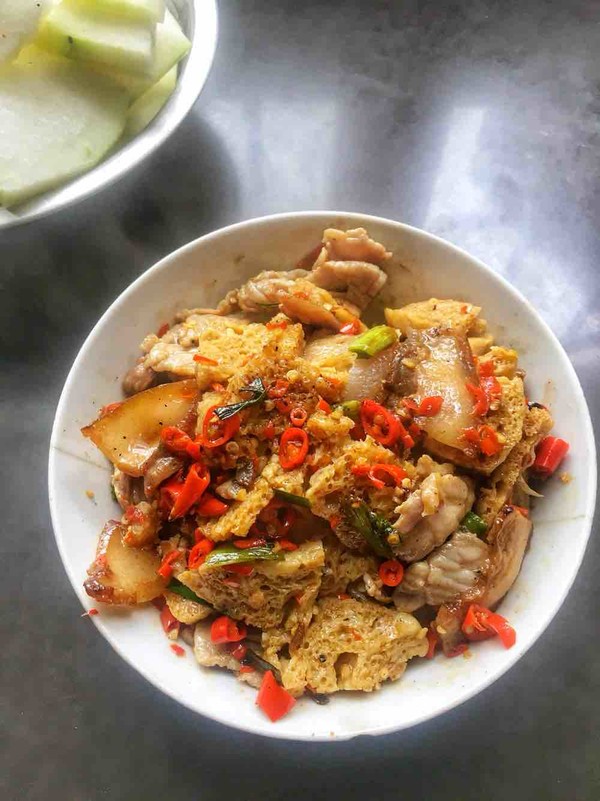 面筋炒肉的做法-香辣味炒菜譜